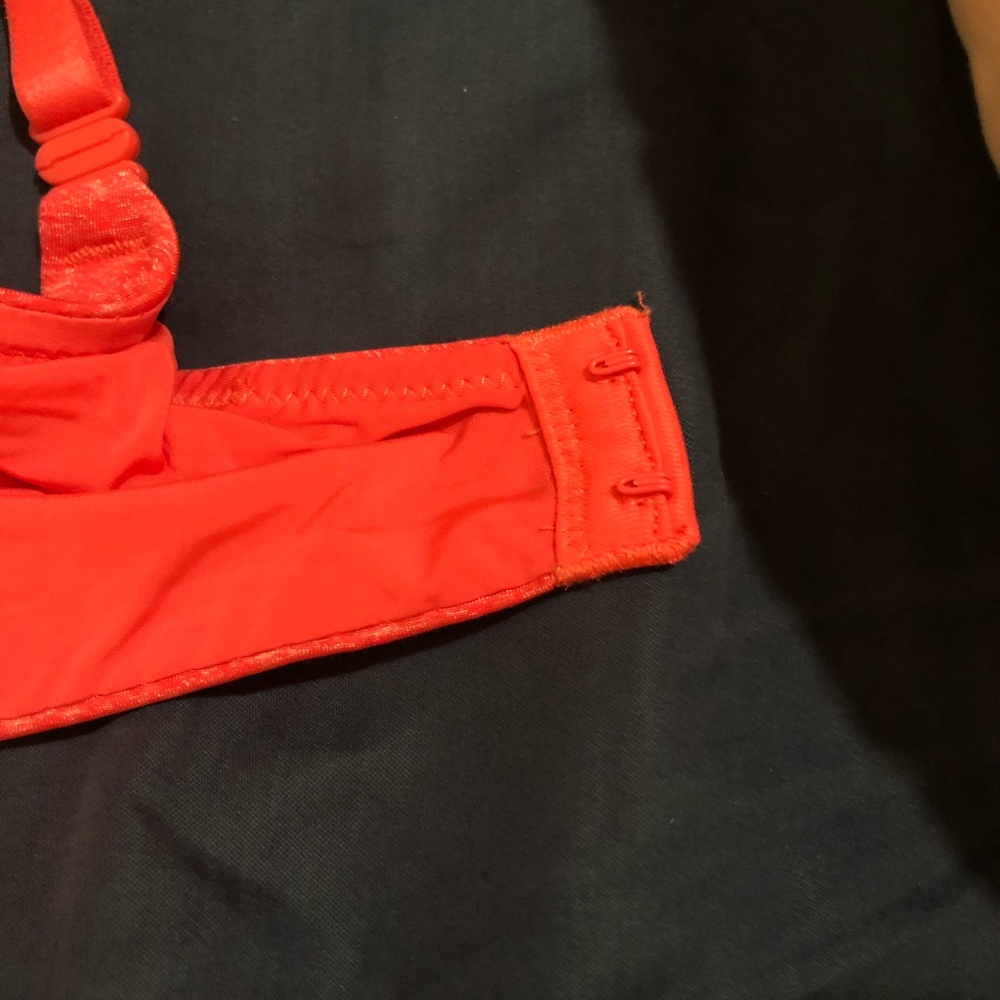 Victoria’s Secret Bra - Picture 3 of 8